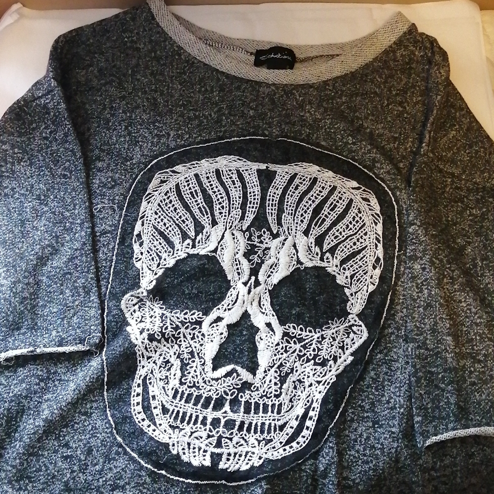 Seductions lace applique skull sweatshirt, thinner material